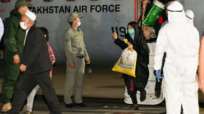 35 этнических казахов вернулись из Афганистана на историческую родину