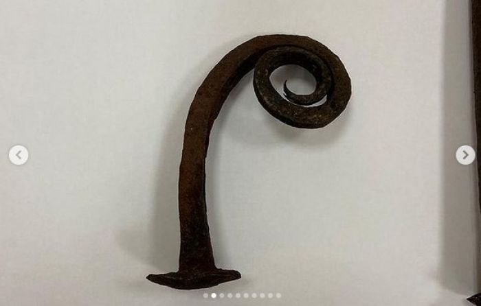 Актауский археолог обнаружил на берегу Каспия реликвию с 200-летней историей    