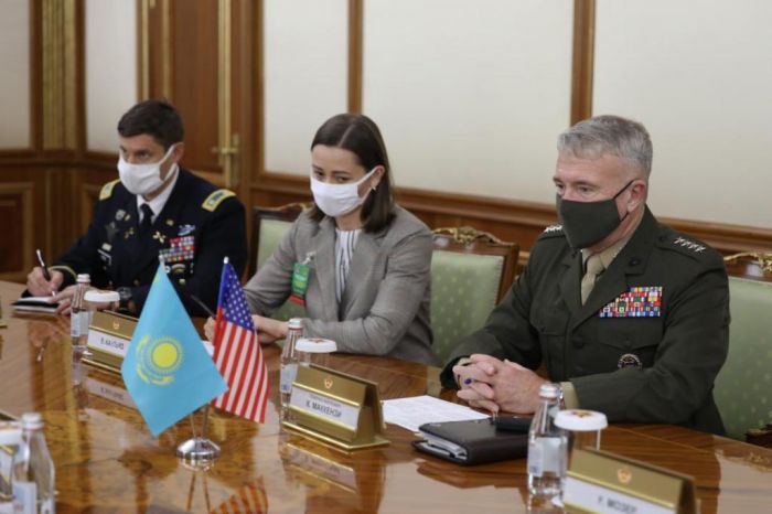 Глава Центкома ВС США генерал Макензи прибыл в Нур-Султан 