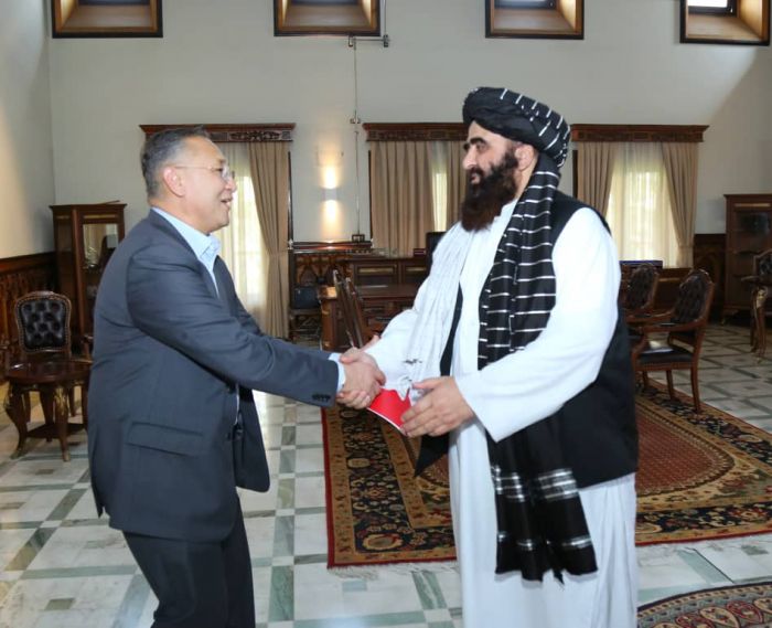 Кыргызские высокопоставленные чиновники встретились с руководством талибов в Кабуле 