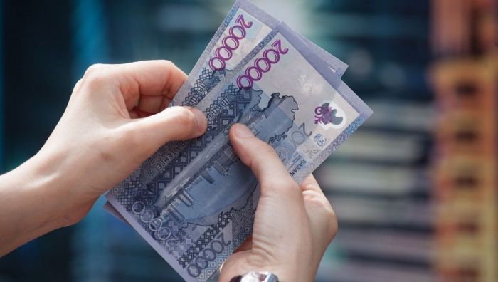 Размер средней зарплаты сравнили в Казахстане и в ЕАЭС 