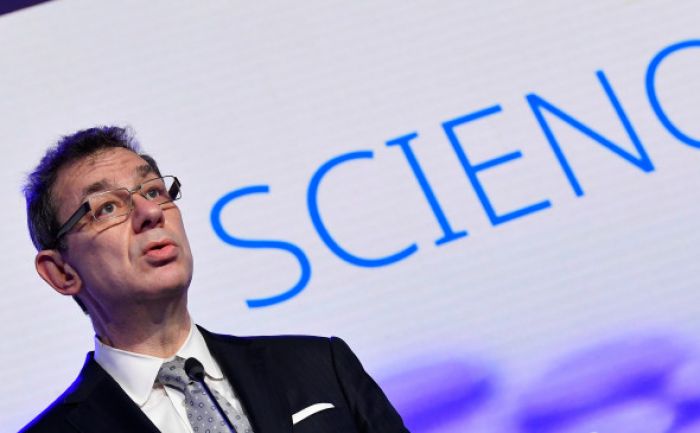 Глава Pfizer назвал условие для возврата к нормальной жизни после COVID 