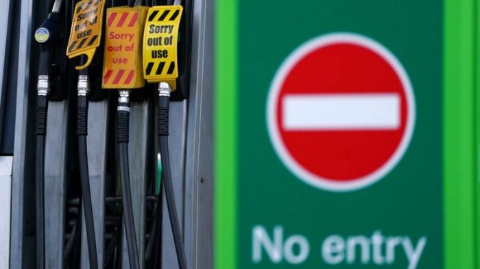 Британия бросит армию на борьбу с топливным кризисом; Путин и Си потеряют Берлин 