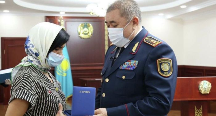 Глава МВД вручил госнаграды семьям погибших полицейских 