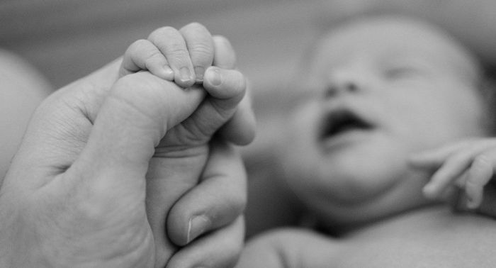 Сельская учительница родила и выбросила ребёнка в мусор 