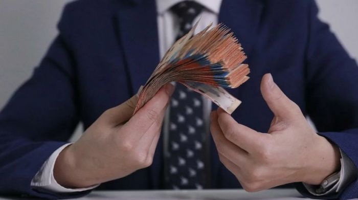 Зарплаты госслужащих превышают зарплаты фермеров втрое и более 