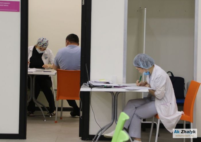 Сколько казахстанцев отказались от вакцинации