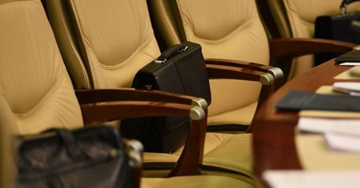 Президент Кыргызстана подписал указ об отставке кабинета министров