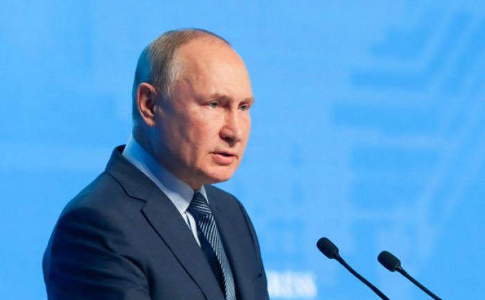 Путин призвал не перекладывать ответственность по газу «с больной головы» 