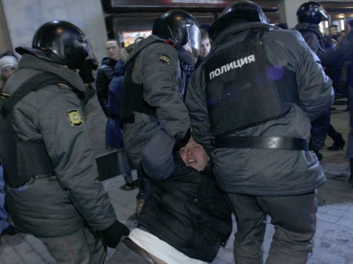Полиция пересчитала задержанных на Триумфальной площади в Москве (+3 ВИДЕО)