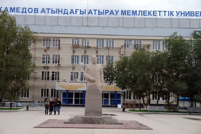 В Казахстане сократят количество высших учебных заведений
