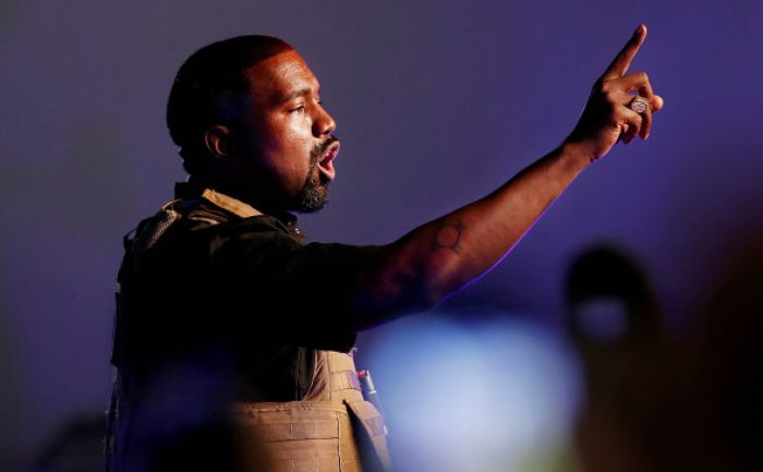 Суд в Лос-Анджелесе одобрил смену имени и отказ от фамилии Канье Уэсту 