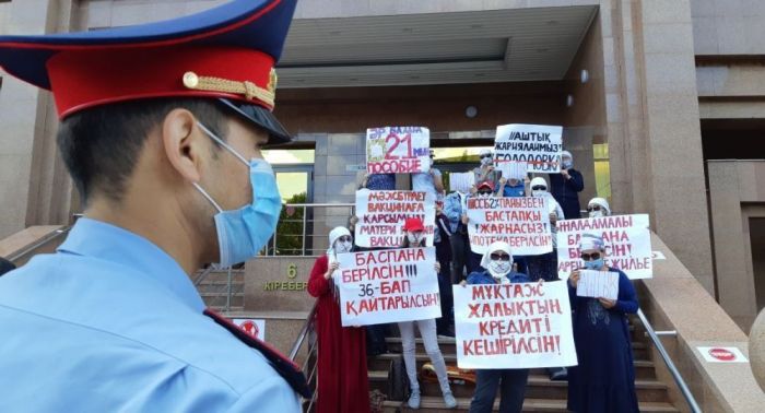 "Я предупреждаю". Токаев высказался о незаконных демонстрациях 