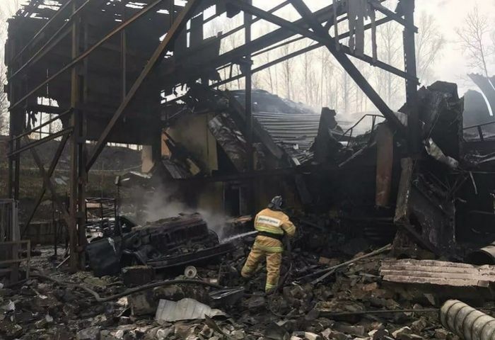 «Погибла вся смена»: момент взрыва на заводе в России попал на видео 