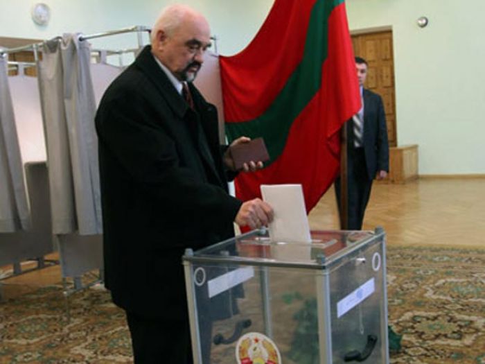 Президент Приднестровья потребовал отменить результаты выборов