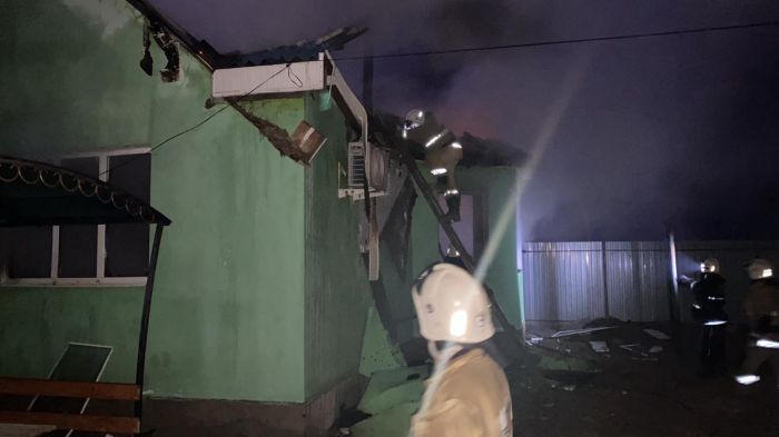 «90% ожогов тела»: в Атырау в результате взрыва газового котла сильно пострадали три человека 