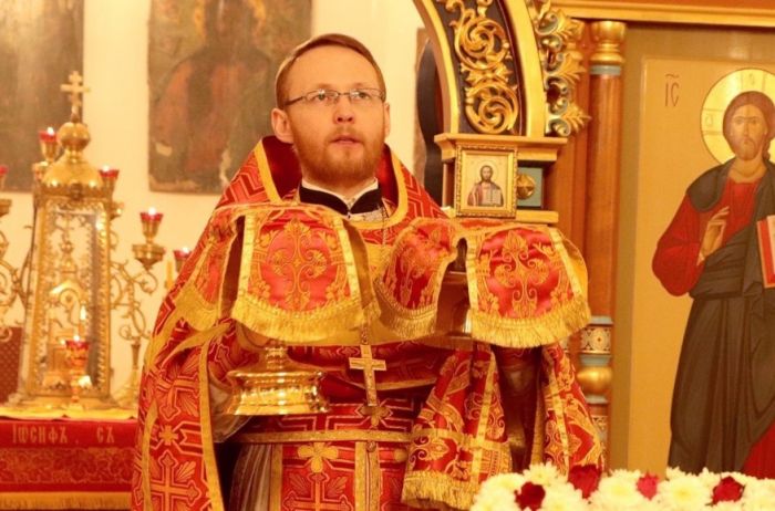 На священника, поддержавшего Навального, написали заявление ​​об оскорблении чувств верующих