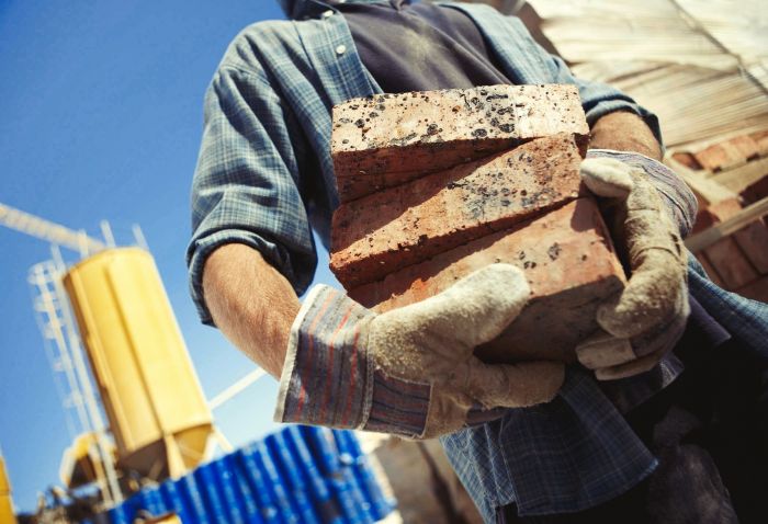 Стройкомпании не справляются с ростом цен на материалы: предприятия прекращают деятельность 