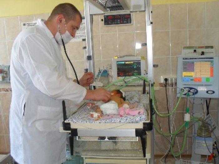 Белорусские медики дали мастер-класс в роддоме