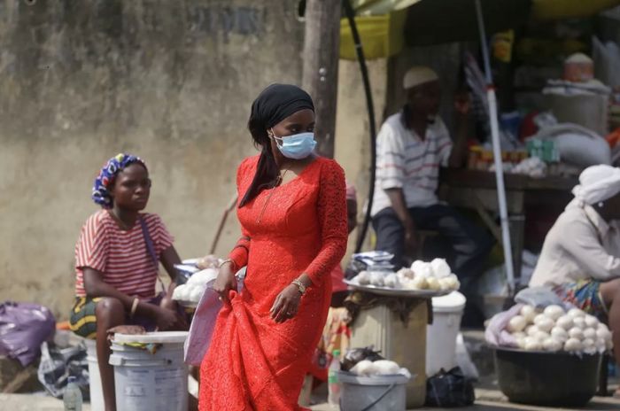 ВОЗ сделала заявление по поводу нового штамма "омикрон" 