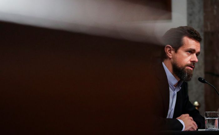 Глава Twitter ушел в отставку 