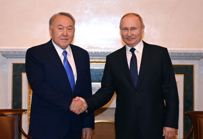 «Я один из немногих свидетелей того исторического события»: Назарбаев встретился с Путиным 