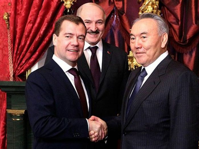 РФ, Казахстан и Белоруссия создали Евразийскую экономическую комиссию