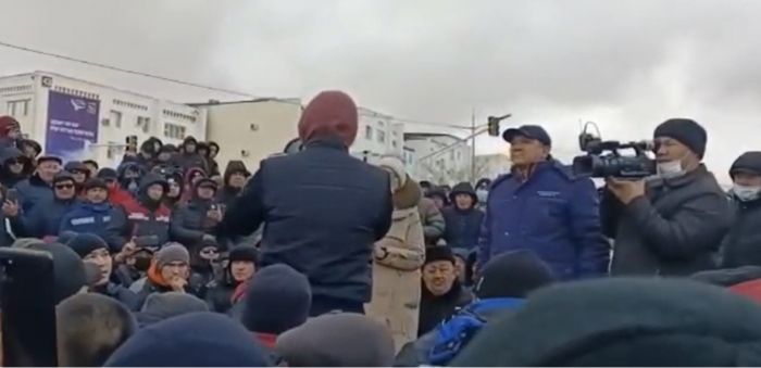 Протестующие Ногаеву про ЭТП: Нам не нужен закон, наполняющий карманы двух-трех человек