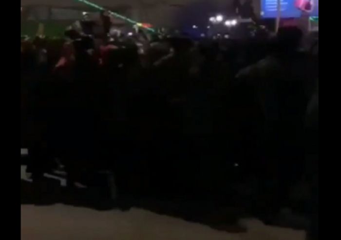 Противостояние полиции и протестующих в Актау появилось на видео 