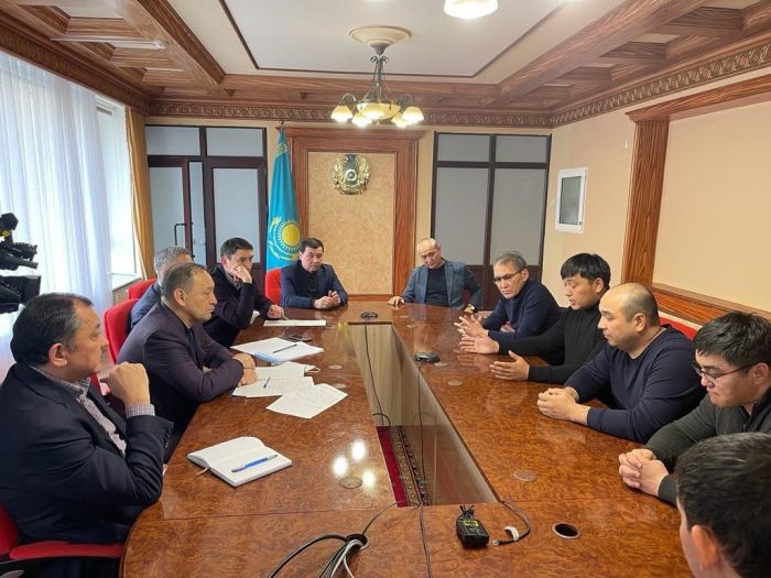 Комиссия провела переговоры с активистами Жанаозена