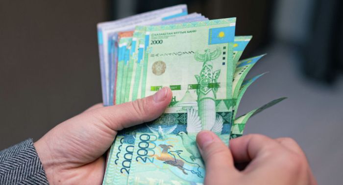 Токаев поручил Нацбанку вернуть доверие казахстанцев к тенге 