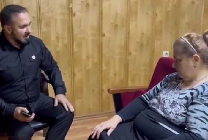 Власти Чечни показали видео с вывезенной силовиками в Грозный женой судьи 