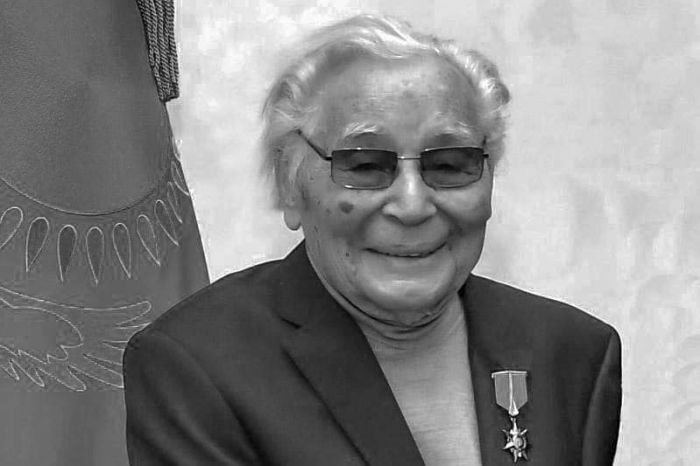 Токаев выразил соболезнования родным и близким Абдижамила Нурпеисова 