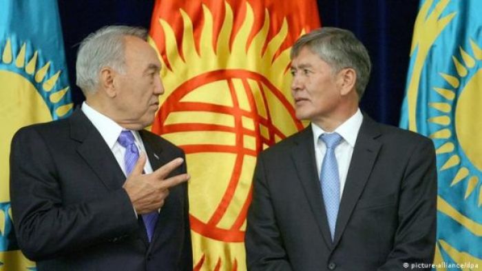 Нежелание Назарбаева почтить память убитых казахов названо причиной его ссоры с Атамбаевым 