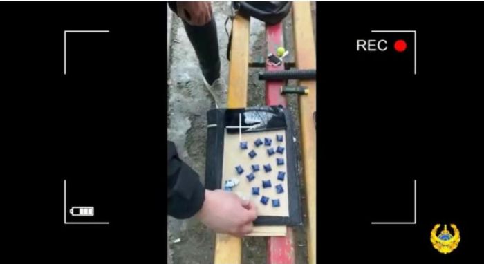 В Атырау задержана женщина-наркокурьер из Караганды 