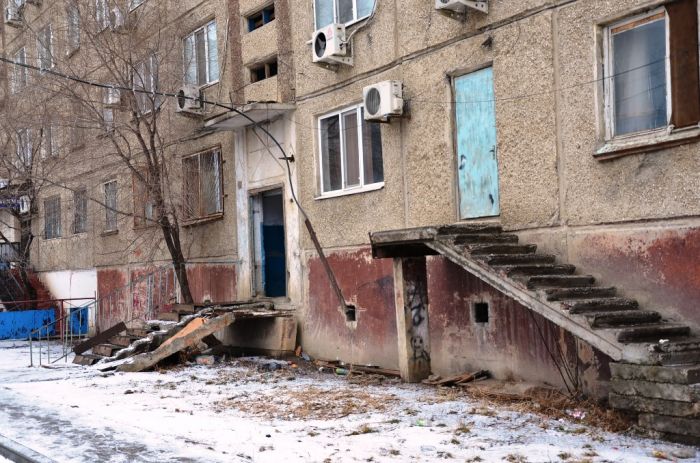 «Трущобы» по Владимирского, 99 и Азаттык,  67 А снесут в этом году, остальные – потом