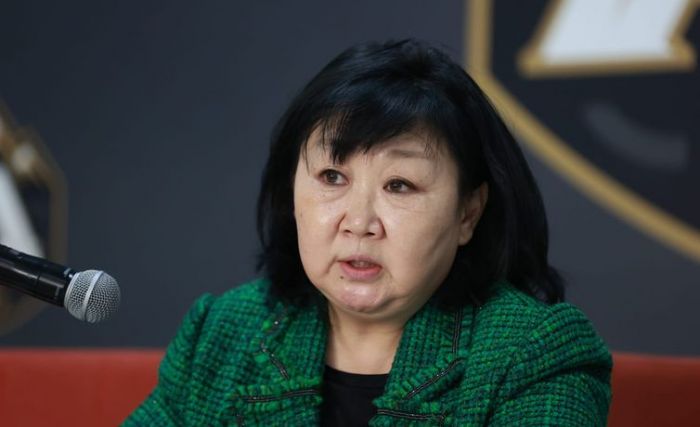 Мама Дениса Тена покинула Национальную федерацию конькобежцев 