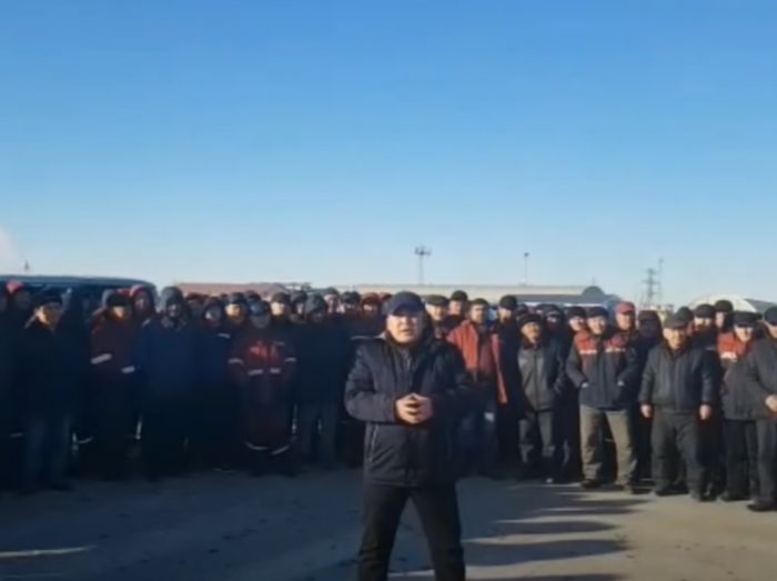 ​Работники жанаозенского предприятия «Бургылау» записали видеообращение к Токаеву