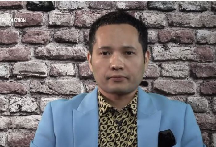 "Били железными цепями, автоматом". Викрам Рузахунов рассказал подробности пыток в Алматы 