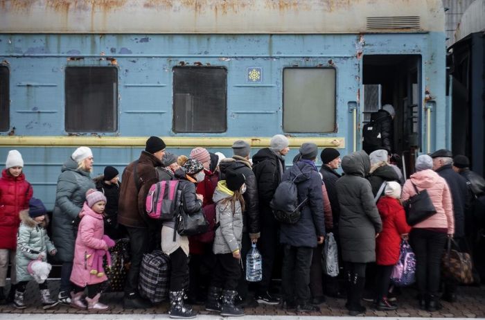 «Власти просто манипулируют нами» - жители ДНР и ЛНР не верят пропаганде, не хотят уезжать и тем более воевать 