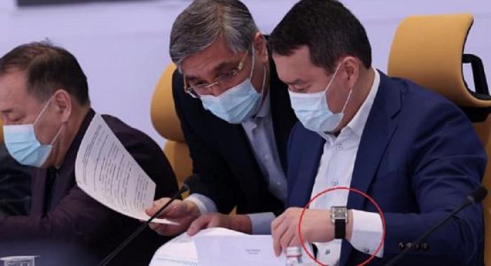 Часы премьера Смаилова стоят $383, утверждают в Кабмине 