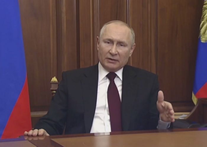 Путин заявил о готовности показать Украине «настоящую декоммунизацию» - видео