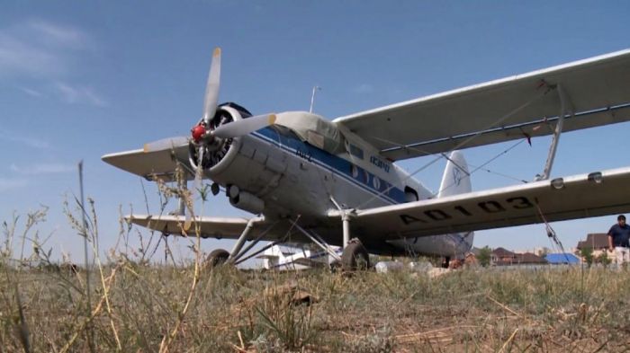 Самолет АН-2 загорелся близ Аральска 