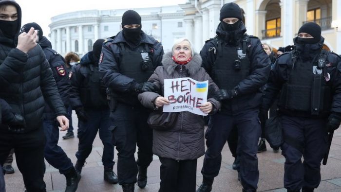 В России проходят антивоенные акции после вторжения на Украину 