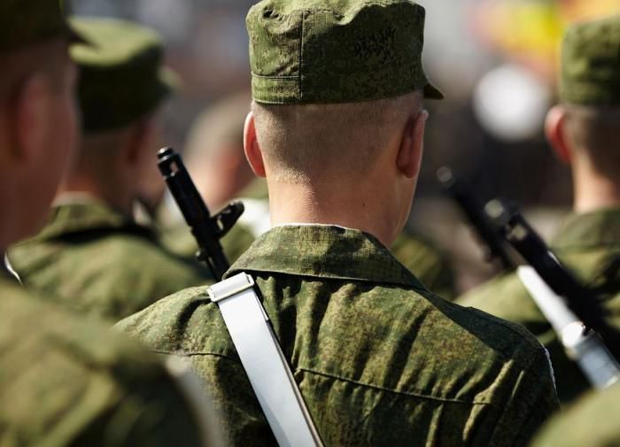 «Комитет солдатских матерей»: солдат-срочников массово «заставляют заключать контракты» и отправляют к границе с Украиной 