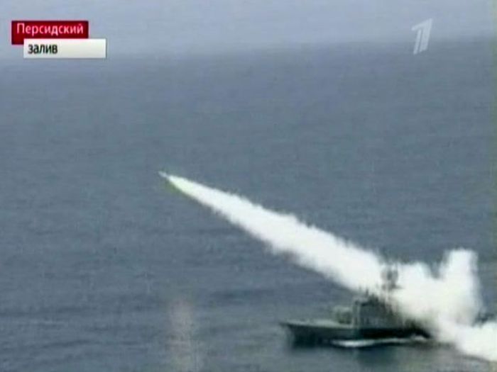 Иран испытал ракеты большой дальности 