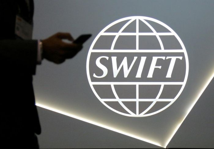 ЕС и США договорились отключить некоторые российские банки от SWIFT 