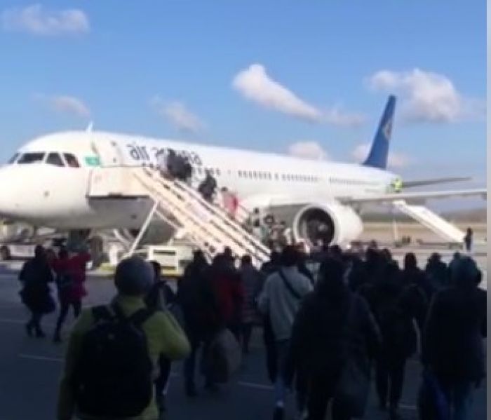 Первый самолёт с казахстанцами вылетел из Катовице в Атырау 