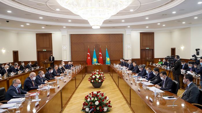 Казахстан и Турция обсудили увеличение числа регулярных авиарейсов 