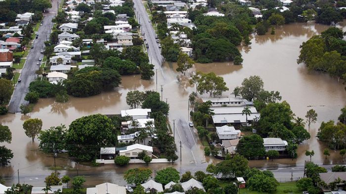 Наводнение в Австралии: число жертв растёт